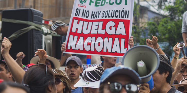 Altos funcionarios de EsSalud desconocen esfuerzo de trabajadores