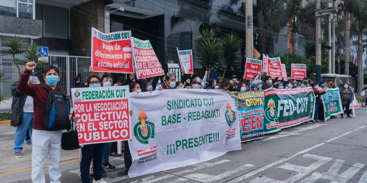 ¡LOGRO DE LA LUCHA DE LOS TRABAJADORES DE ESSALUD!