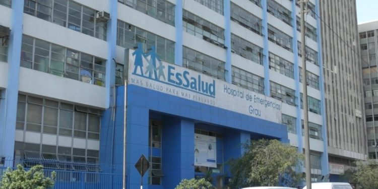 Trabajadores del Hospital Grau anuncian plantón por deficiencias para enfrentar el Covid-19