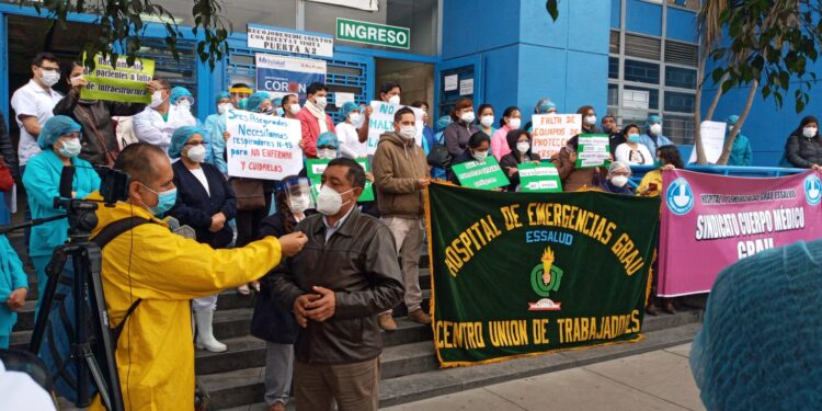 Plantón FED-CUT 8 julio