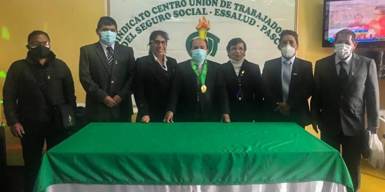 FEDCUT JURAMENTÓ A NUEVA JUNTA DIRECTIVA DE LA CASA DE PIEDRA DE ESSALUD PASCO