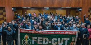 ¡NO A LA INCAPACIDAD DE GESTIÓN EN ESSALUD, BONO DE LIBERALIDAD PARA 276 Y CAS AHORA!